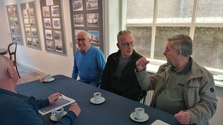 Seniorenmiddag in oudheidkamer — museum-expo in Ridderkerk